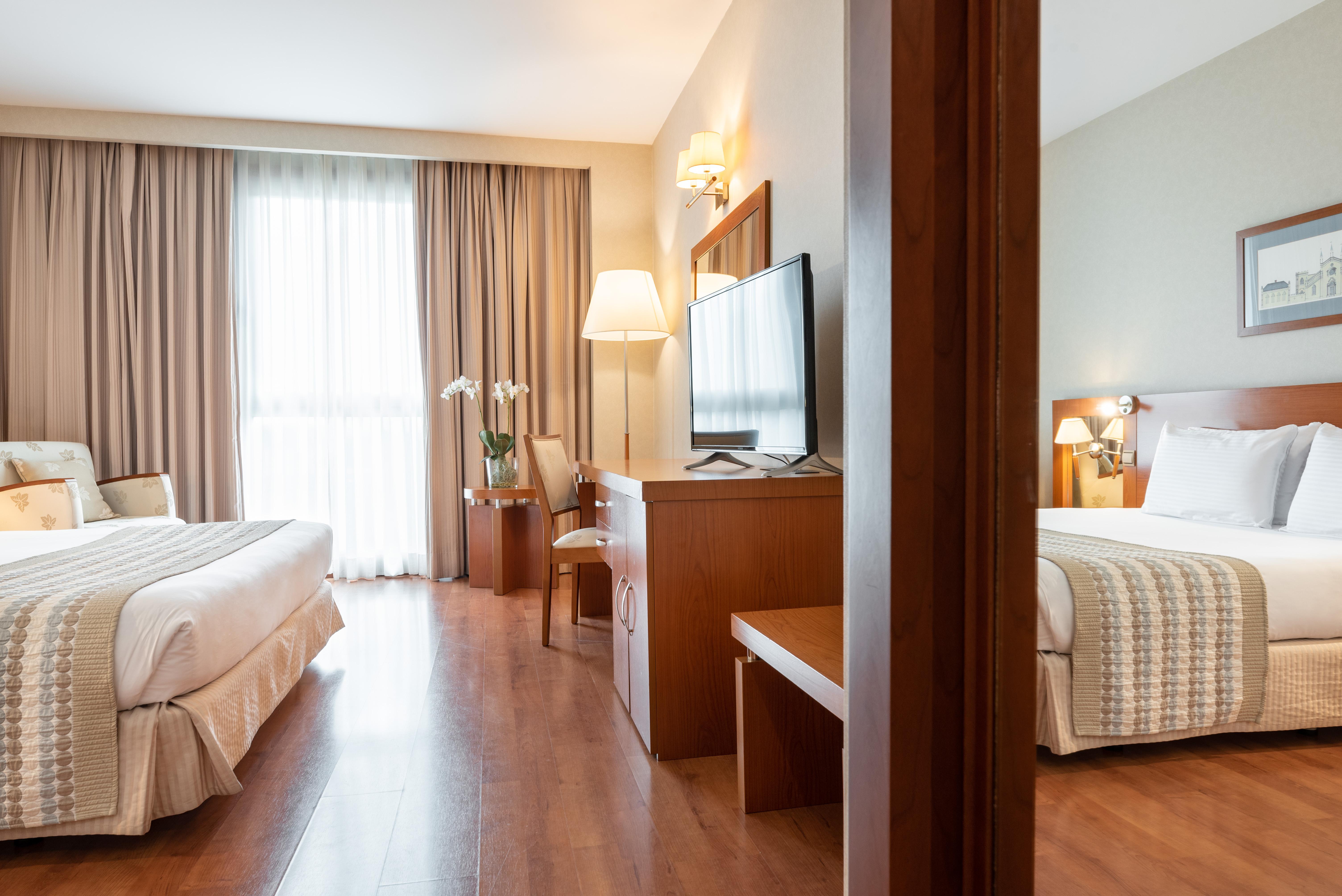 Hotel Eurostars San Lazaro 4*